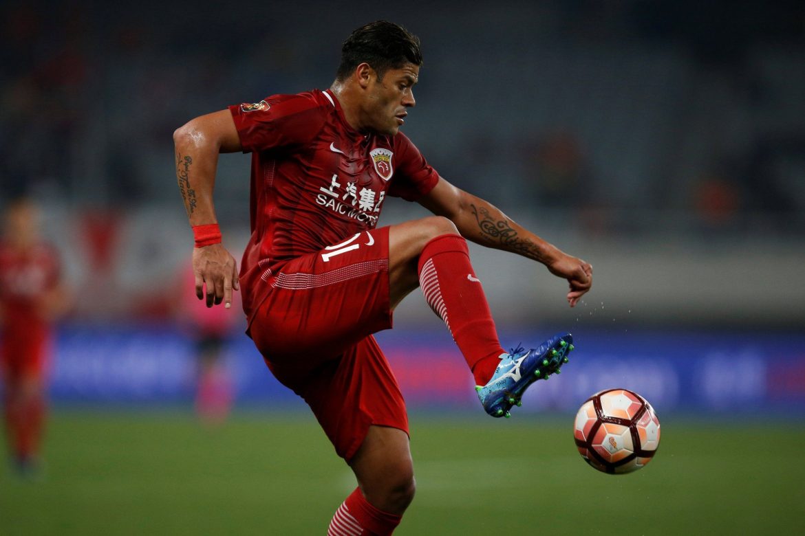 Wolves could seal stunning bargain in Brazil star Hulk